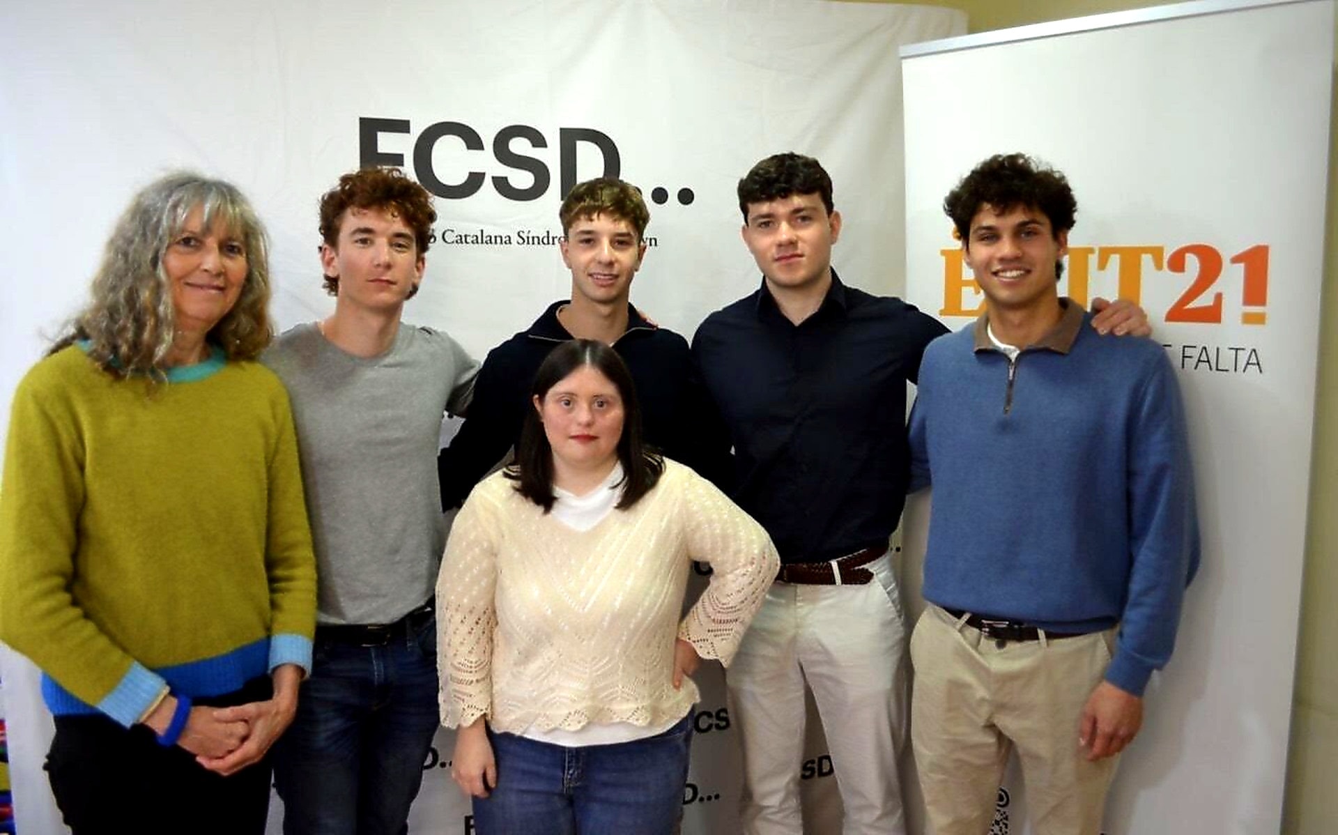 Parte del equipo de Nexe con la Fundació Catalana Síndrome de Down, por Sant Jordi